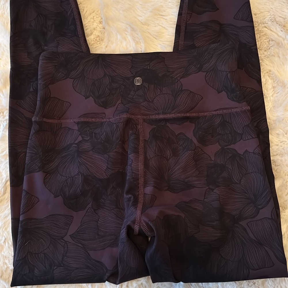 Balanced Collection Legging - Picture 4 of 5